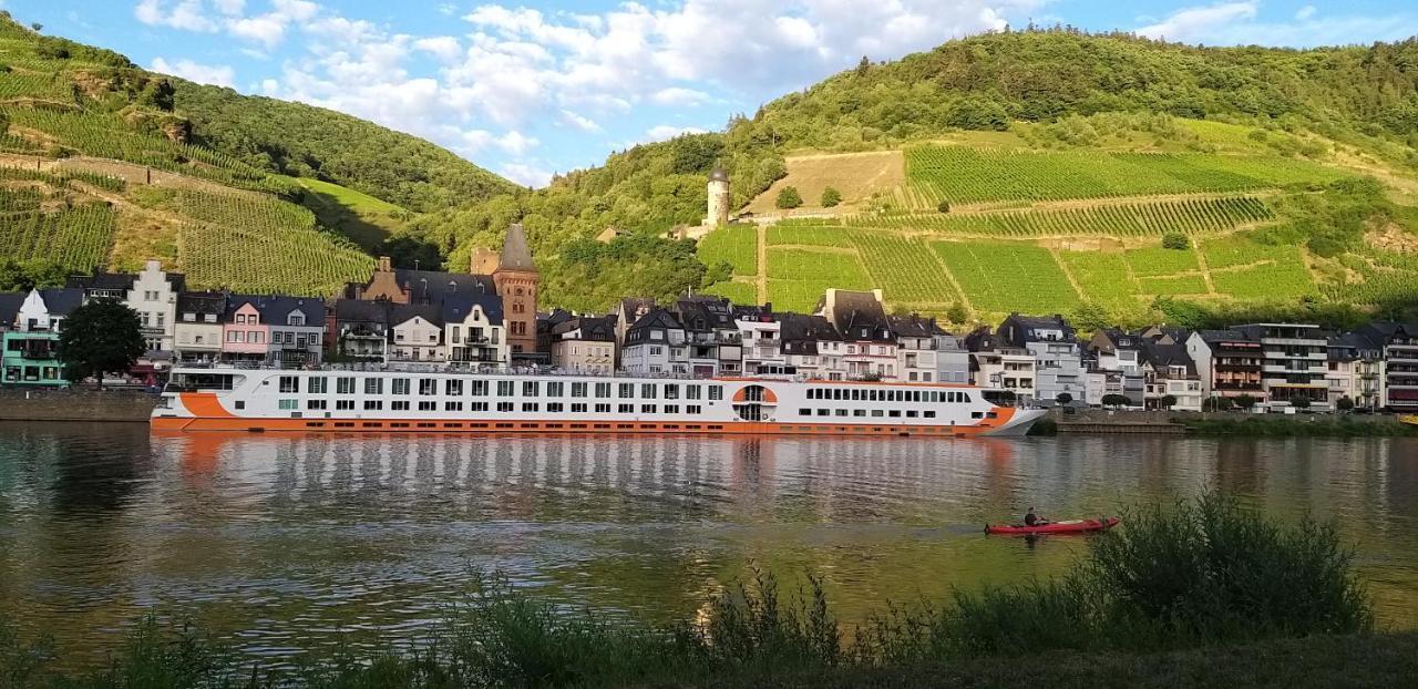 Mosel-Appartements Nehren Zell an der Mosel Exterior photo
